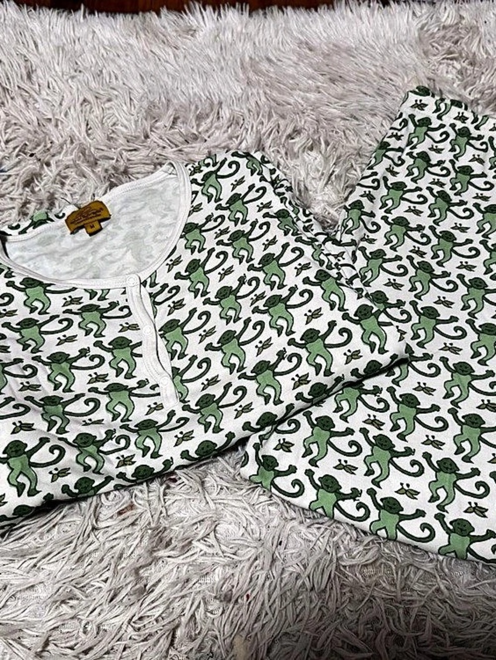 Roller rabbit green monkey pajamas pants and shirt